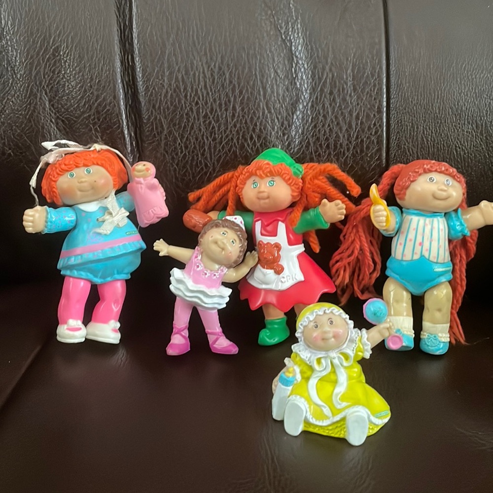 Vintage 1984 Cabbage Patch Posable figures.